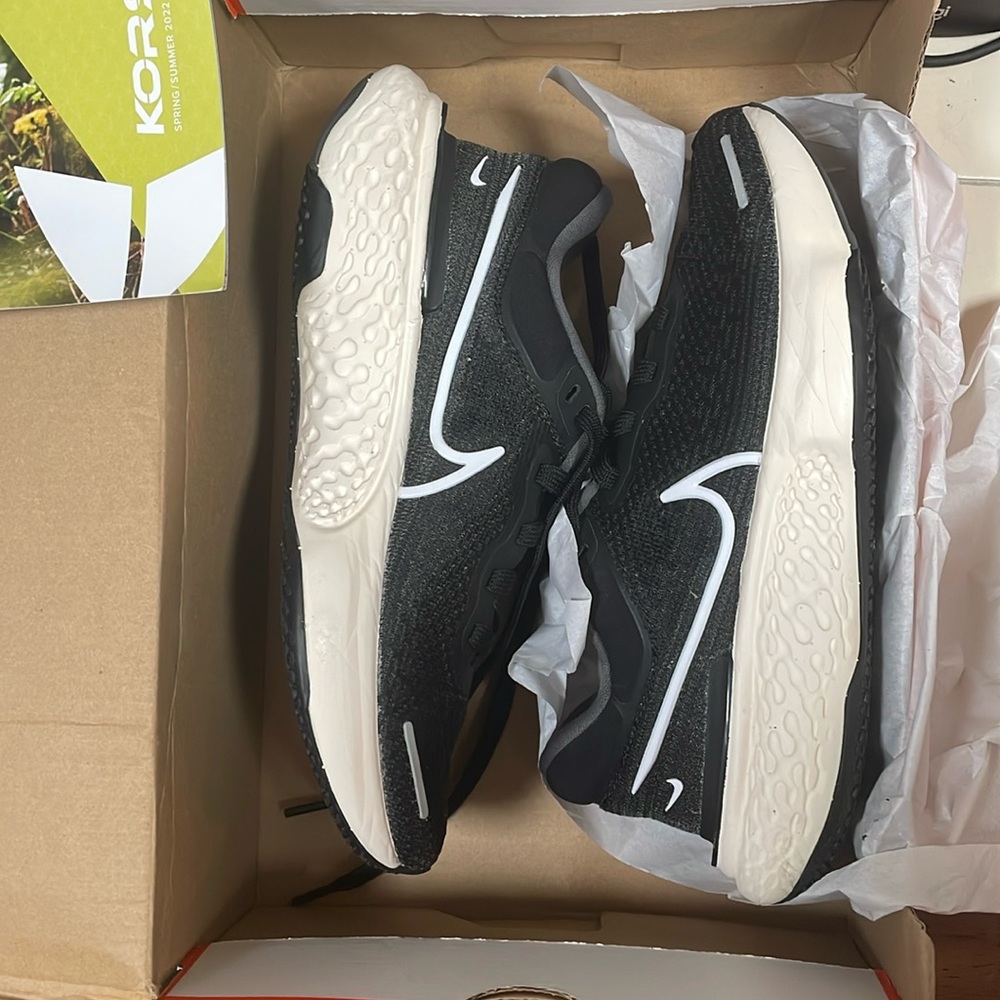 Nike Women’s ZoomX Invincible Run